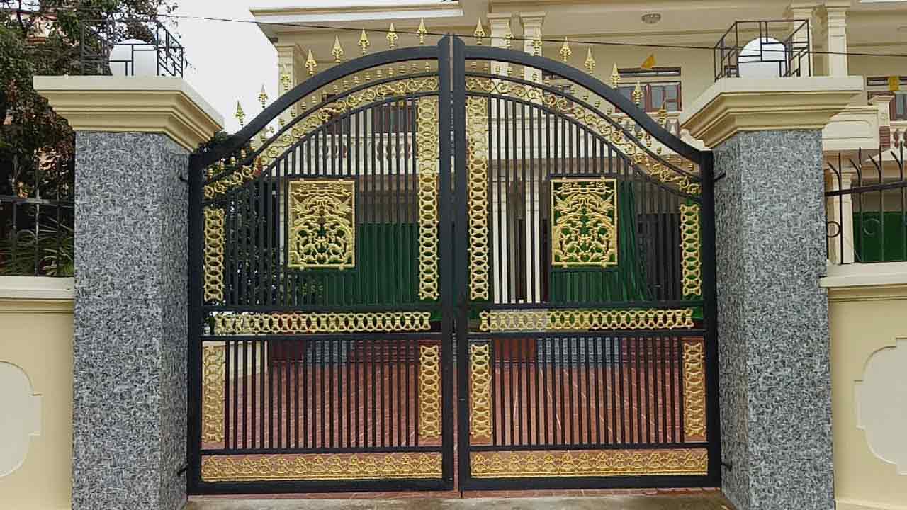 Nên xây cổng nhà bằng vật liệu gì?