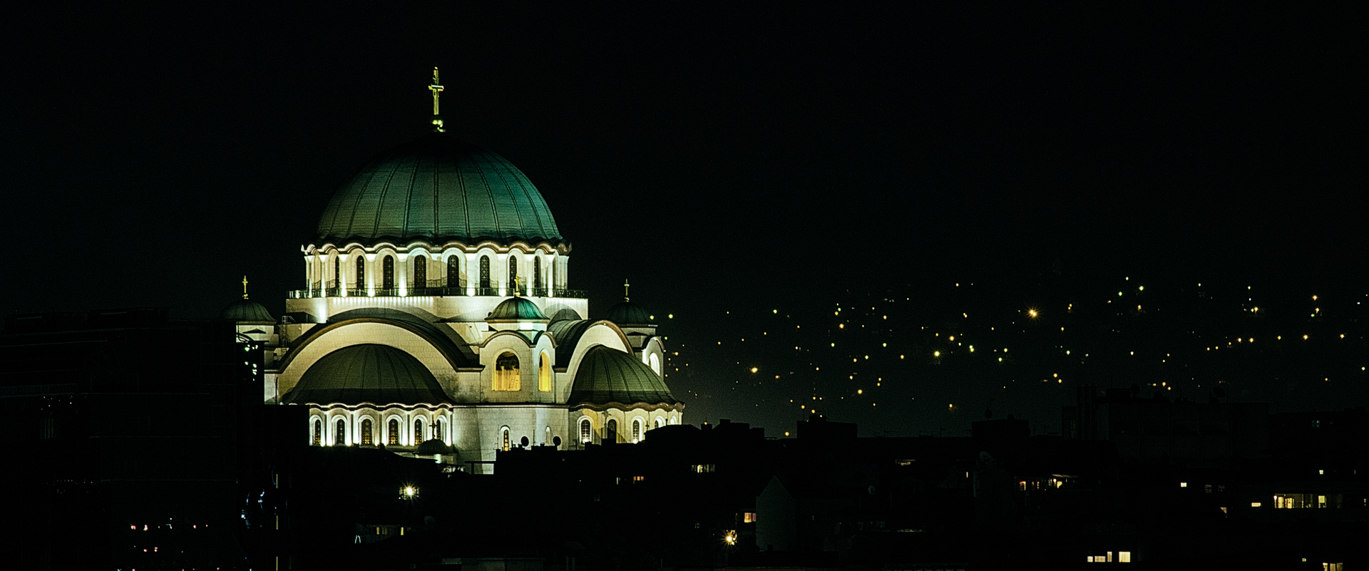 Đền thờ Thánh Sava là một trong những điện thời Chính thống lớn nhất.