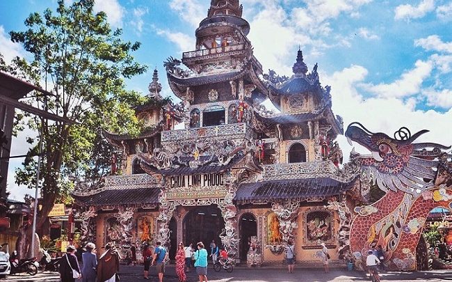 Kiến trúc Chùa Ve Chai nổi tiếng tại Việt Nam