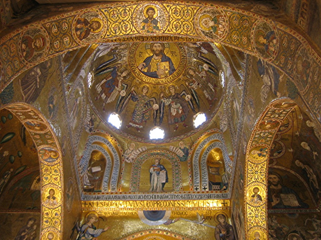 Kiến trúc Byzantine chính là sự hòa trộn giữa phong cách Đông Âu và Tây Âu thời Trung cổ.