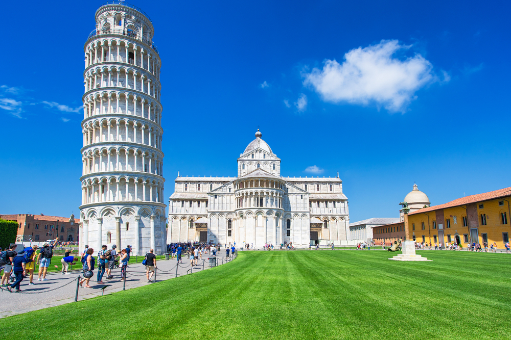 tháp nghiêng Pisa ở Ý